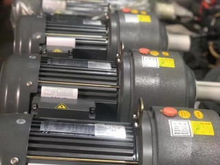 东本三相齿轮减速电机 100W 3700W卧式立式